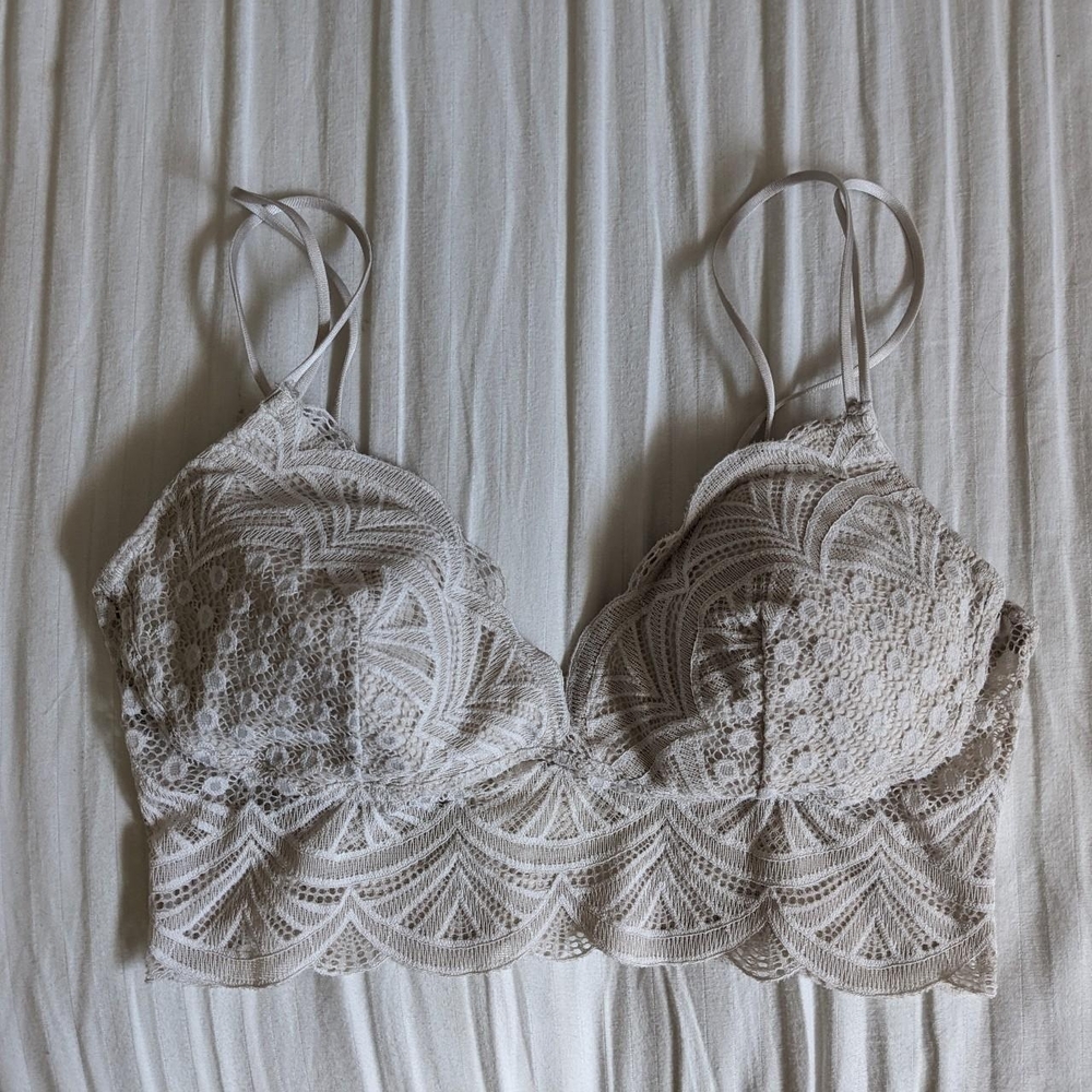 Elegant Lace Bralette in Cream